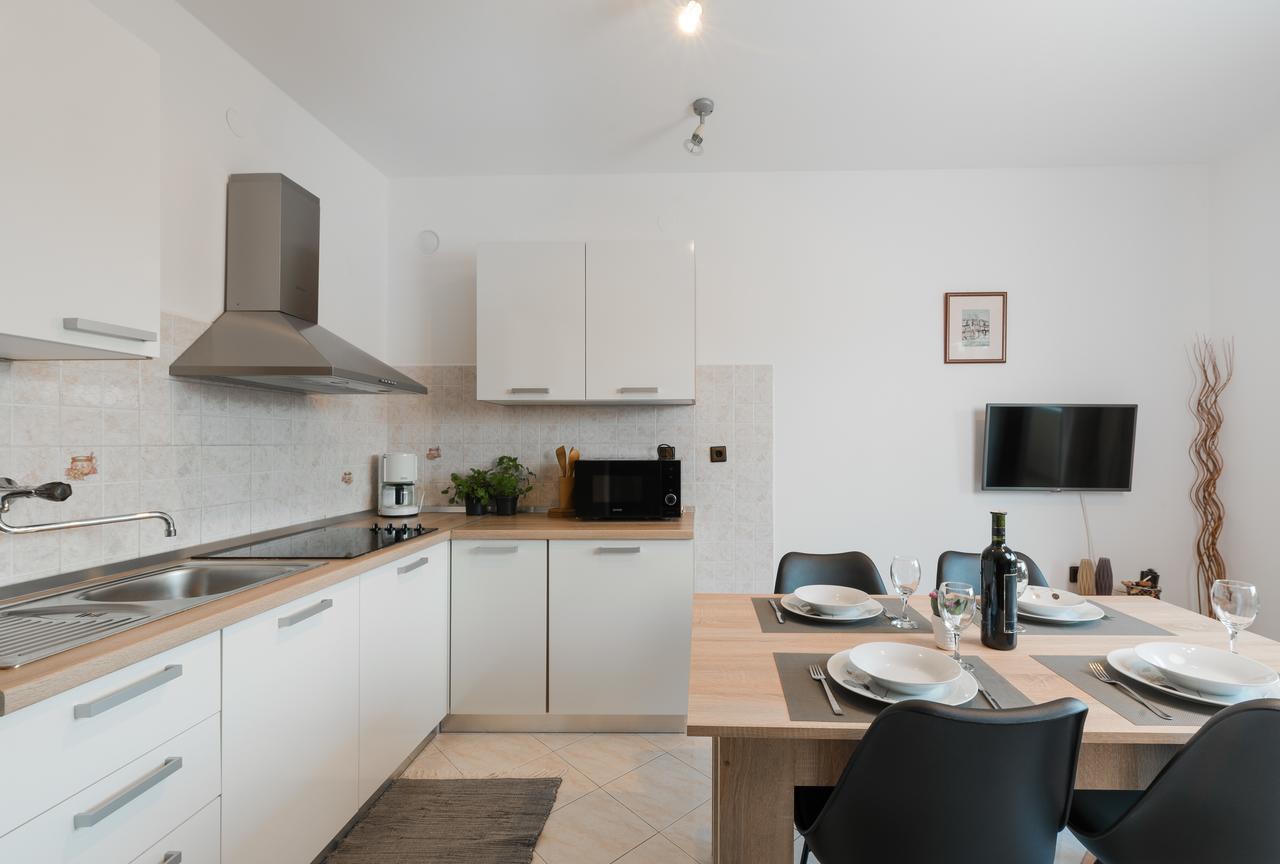 Apartments Karlo & Ivona Labin  Extérieur photo